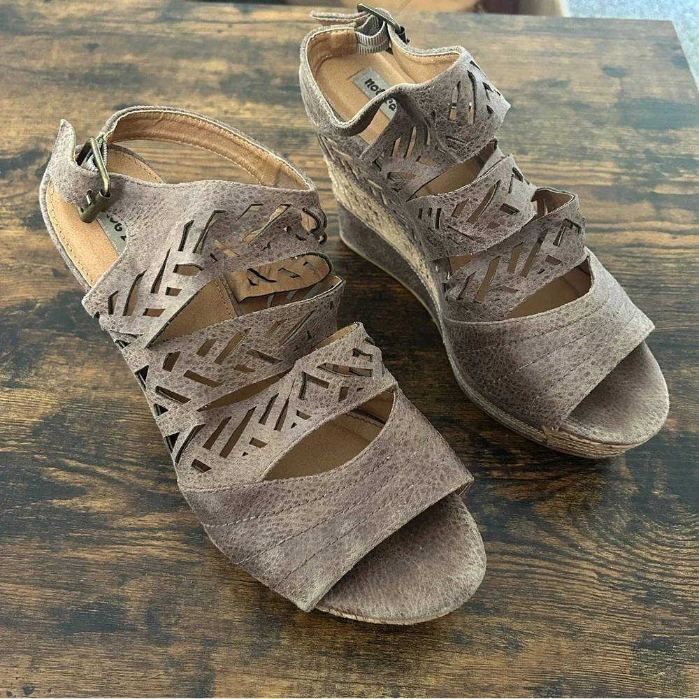 Not Rated Women's Patia Wedge Sandals Beige Tan Summer Casual 10